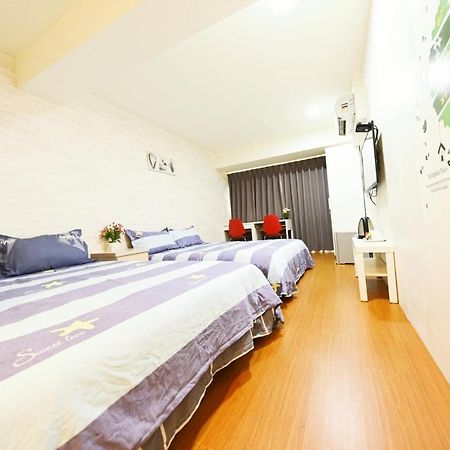 星霖之家 Lägenhet Taichung Exteriör bild