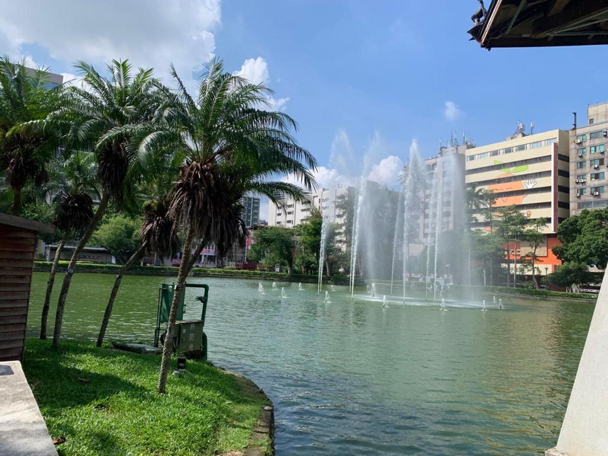 星霖之家 Lägenhet Taichung Exteriör bild